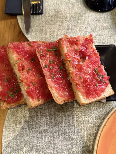 Bread with tomato (3/3)
