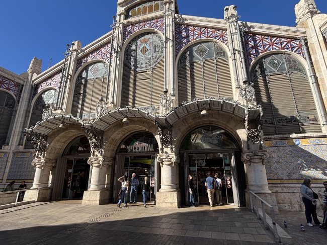 Central market (1/3)