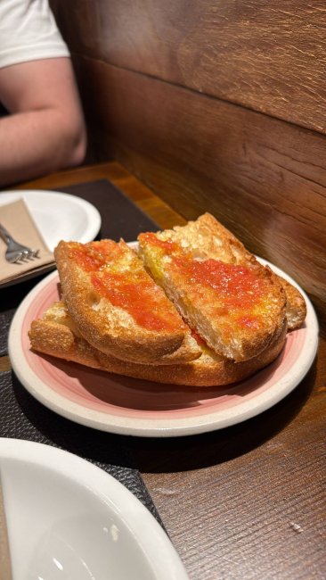 Bread with tomato (1/3)
