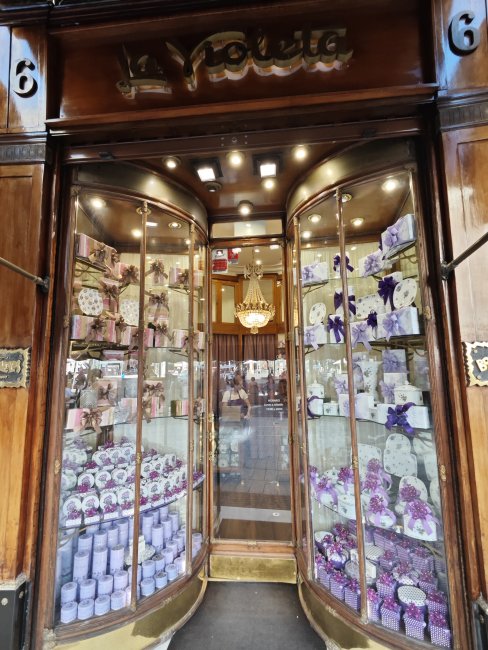 Violet candies (3/3)