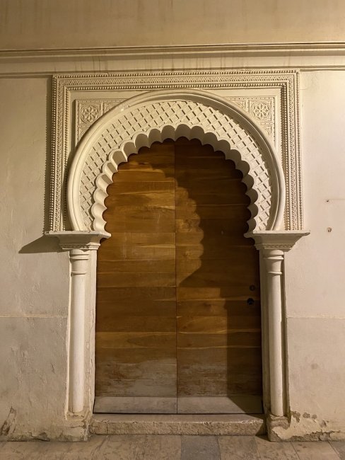 Arab baths of the admiral (1/3)