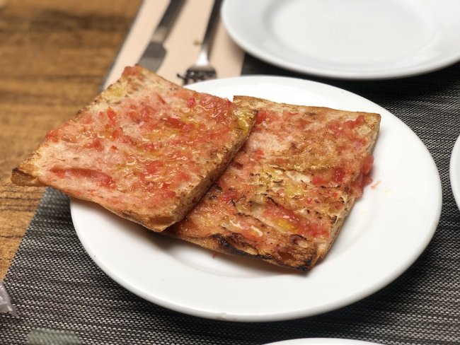 Bread with tomato (2/3)
