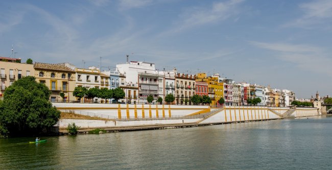 Triana neighborhood & calle Betis (3/3)
